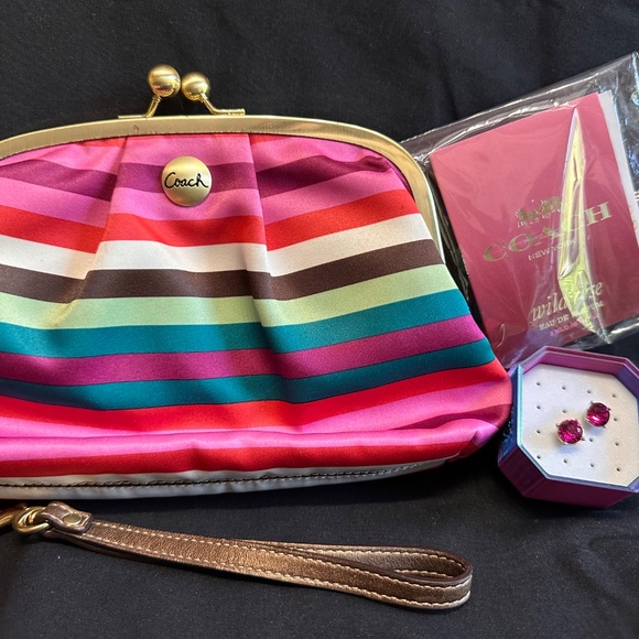 Coach legacy Multicolor Striped kiss lock Wristlet GUC with multiple items insid - Picture 8 of 14